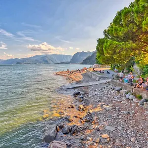 wohnung-mit-seeblick-strandnhe-und-tiefgaragen-stellplatz.it-lombardy.com/